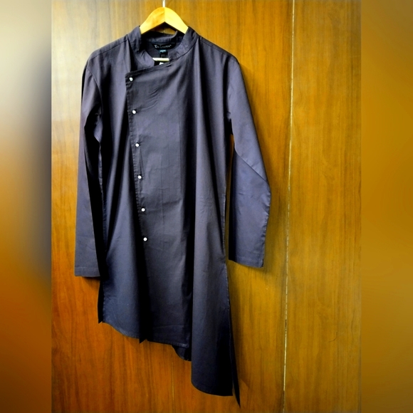 HYPERNATION Men's Solid Pure Cotton brown 🤎 Kurta - Picture 3 of 8